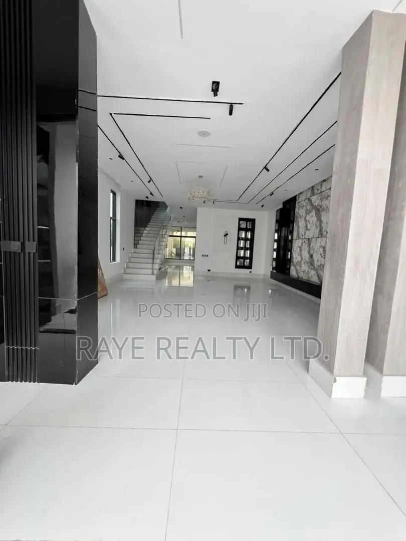 5bdrm Duplex in Ajah for sale in Ajah