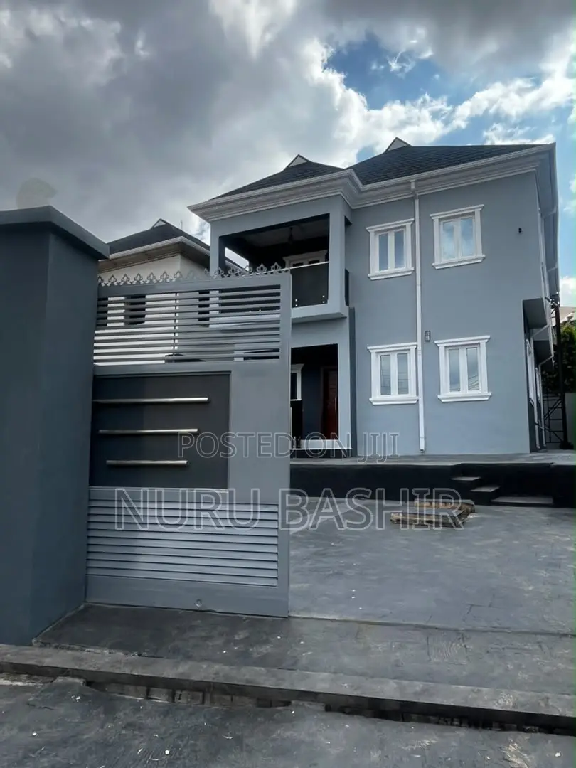 3bdrm Duplex in New Bodija Estate for sale in Bodija