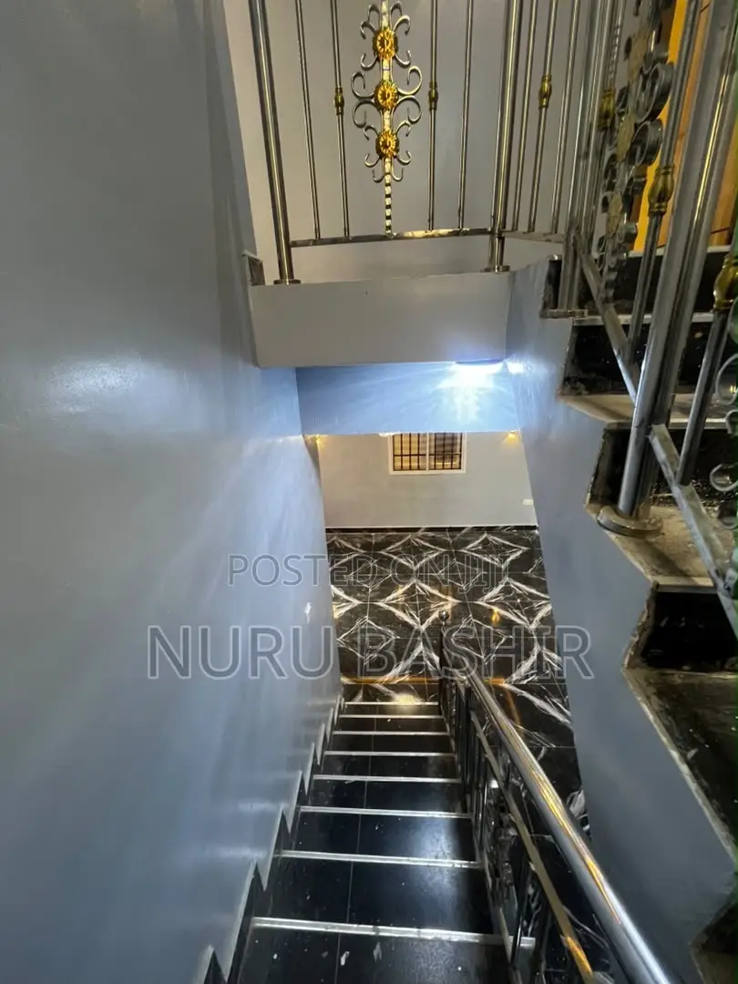 3bdrm Duplex in New Bodija Estate for sale in Bodija