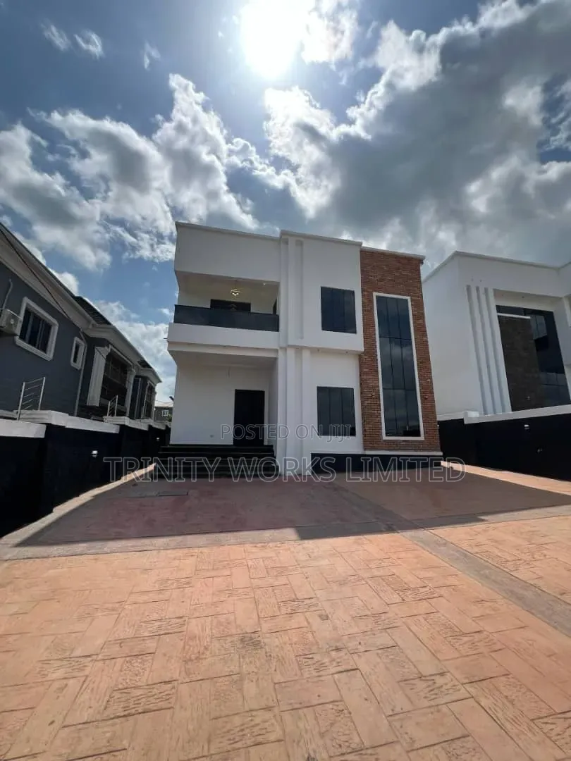 5bdrm Duplex in Nsukka for sale in Nsukka