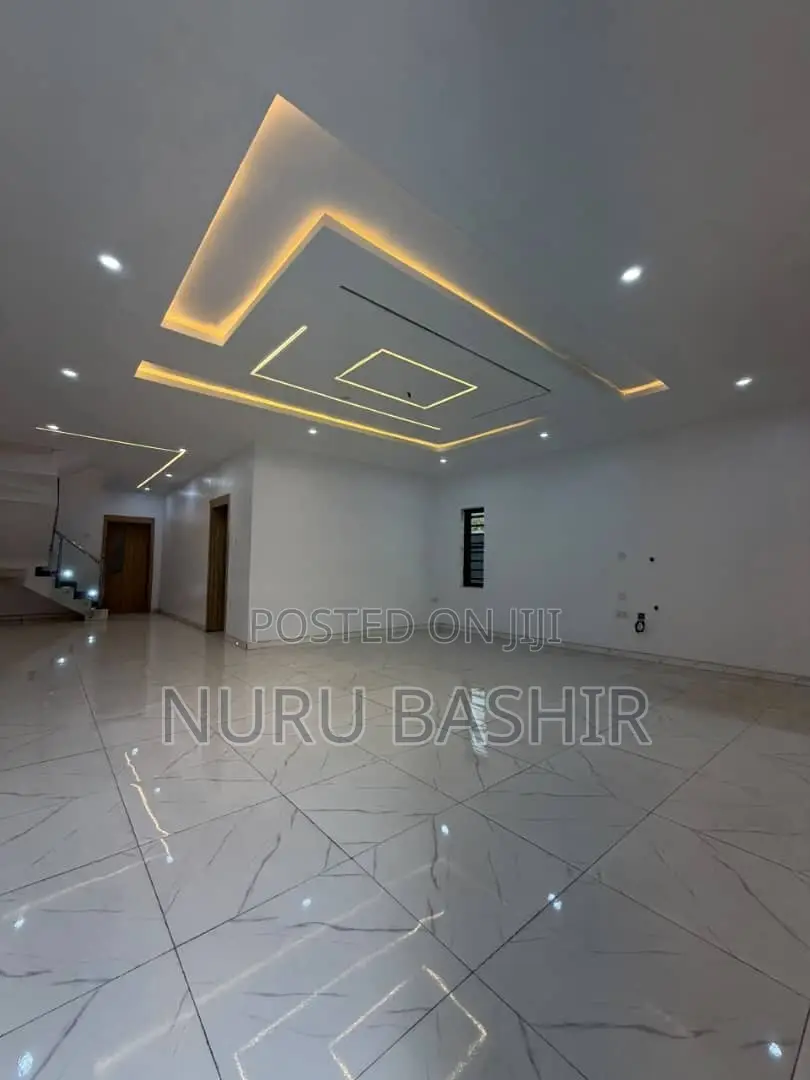 5bdrm Duplex in Oke Badan Estate, Akobo for sale in Akobo