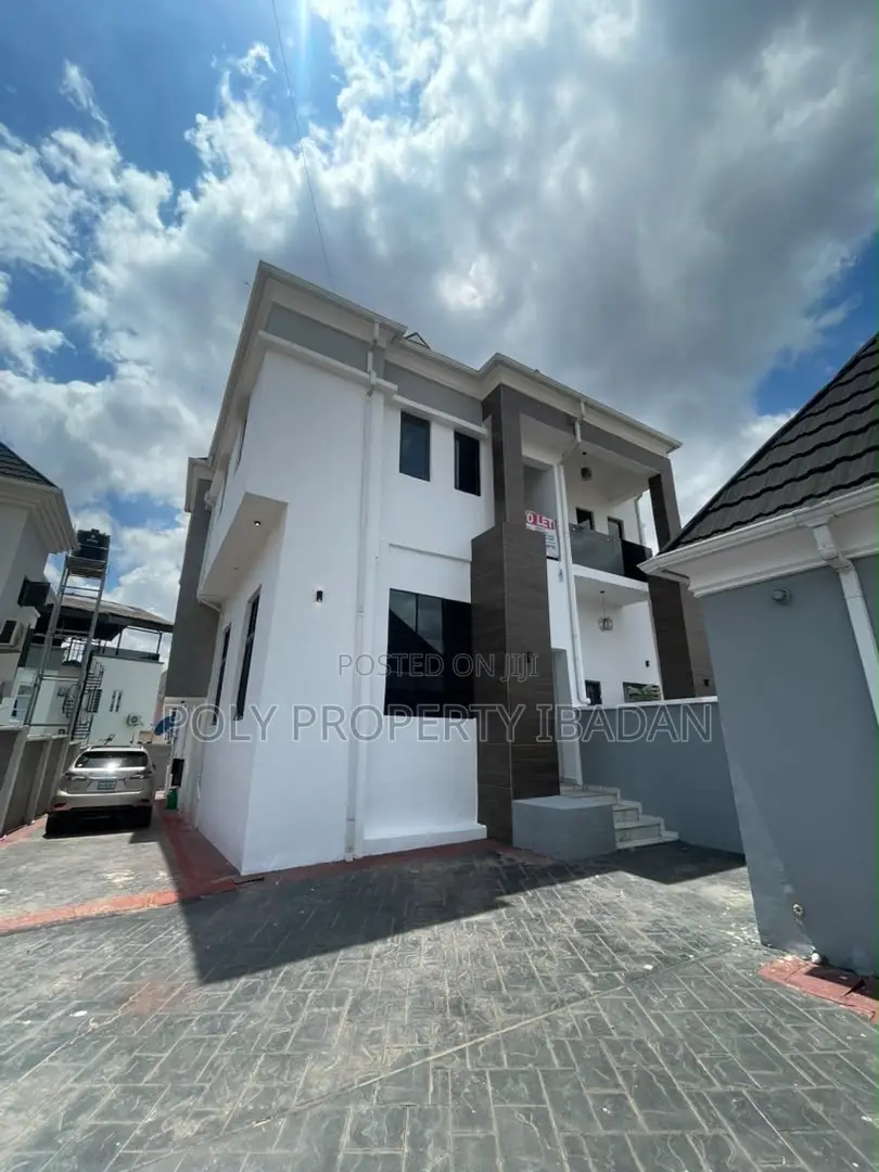 3bdrm Duplex in Kolapo Ishola, Akobo for rent in Akobo
