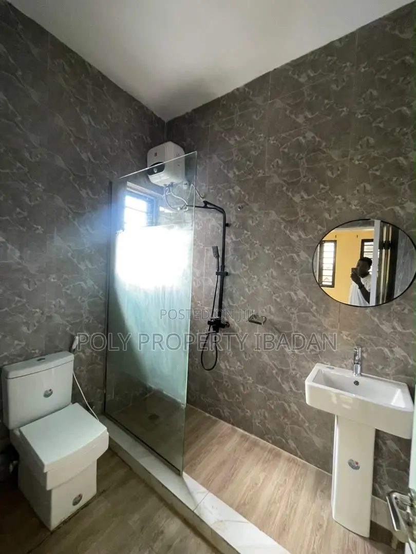 3bdrm Duplex in Kolapo Ishola, Akobo for rent in Akobo