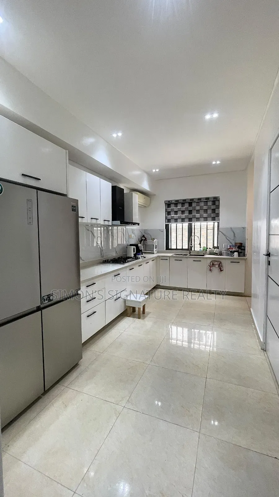 Furnished 4bdrm Townhouse / Terrace in Chevron for rent in Chevron