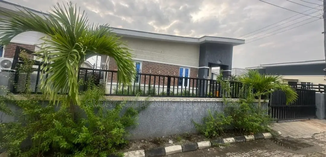 3bdrm Bungalow in Vantage Court, Lagos Island / Lagos Island for sale in Lagos Island / Lagos Island