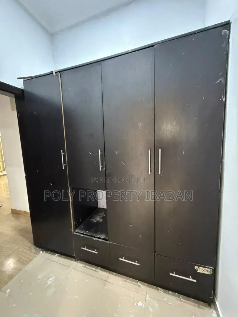 3bdrm Apartment in Kolapo Ishola Gra, Akobo for rent in Akobo