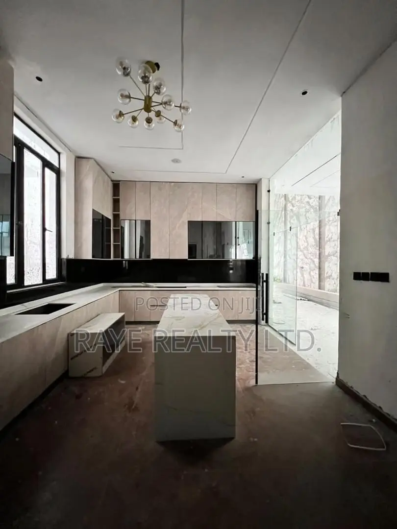 5bdrm Duplex in Ajah for sale in Ajah