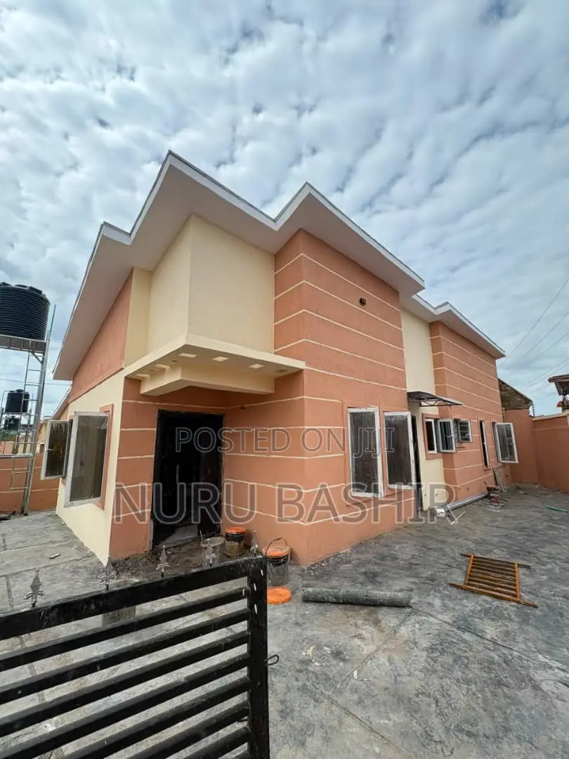 3bdrm Bungalow in Tinubu Estate, Iwo Road for sale in Iwo Road