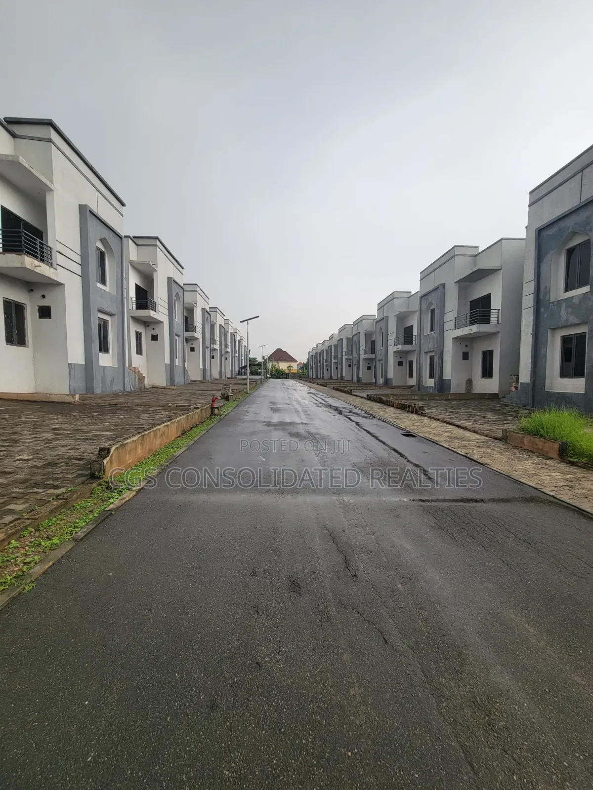 4bdrm Townhouse / Terrace in Asante Sana By, Galadimawa for rent in Galadimawa