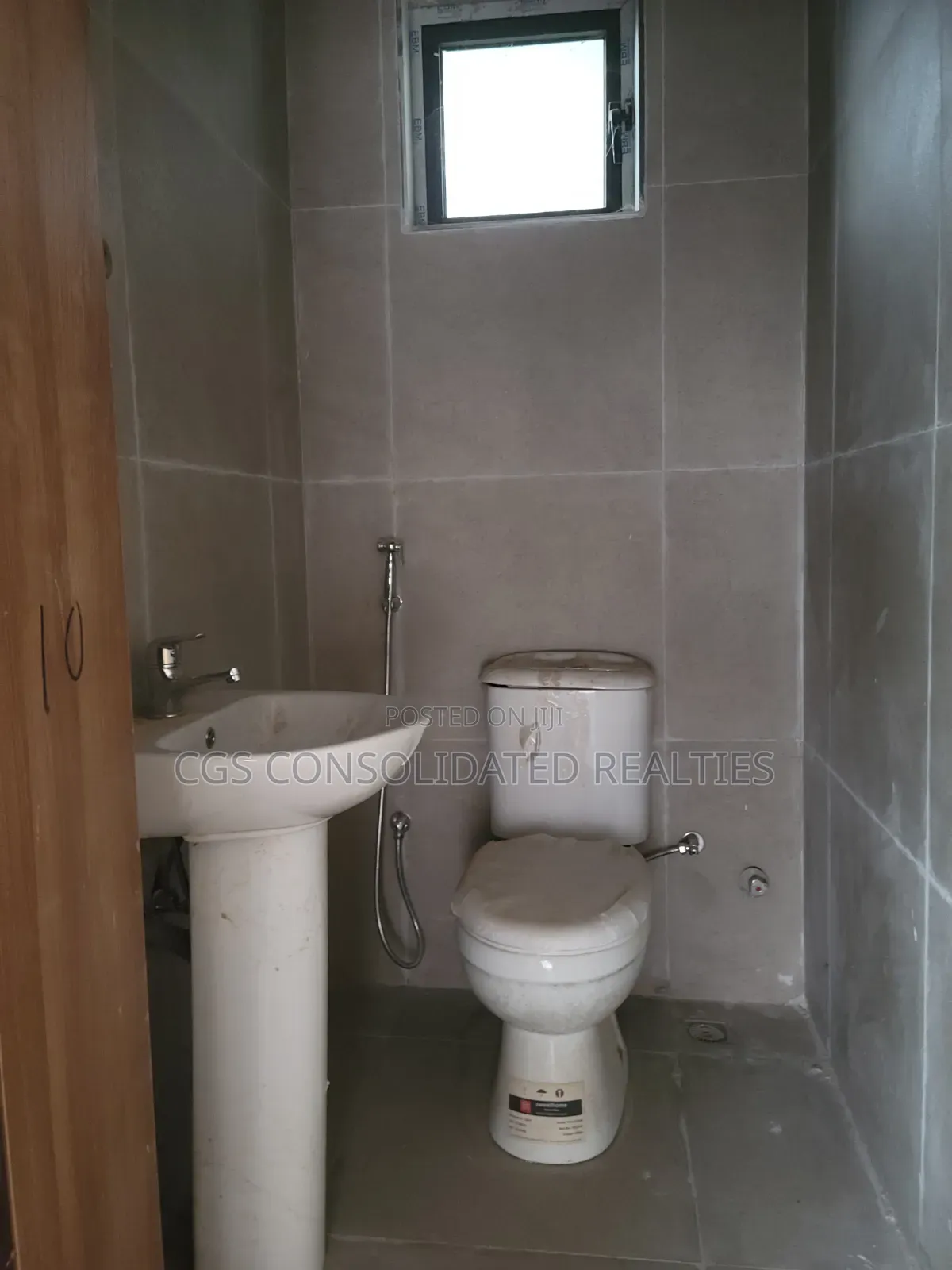 4bdrm Townhouse / Terrace in Asante Sana By, Galadimawa for rent in Galadimawa