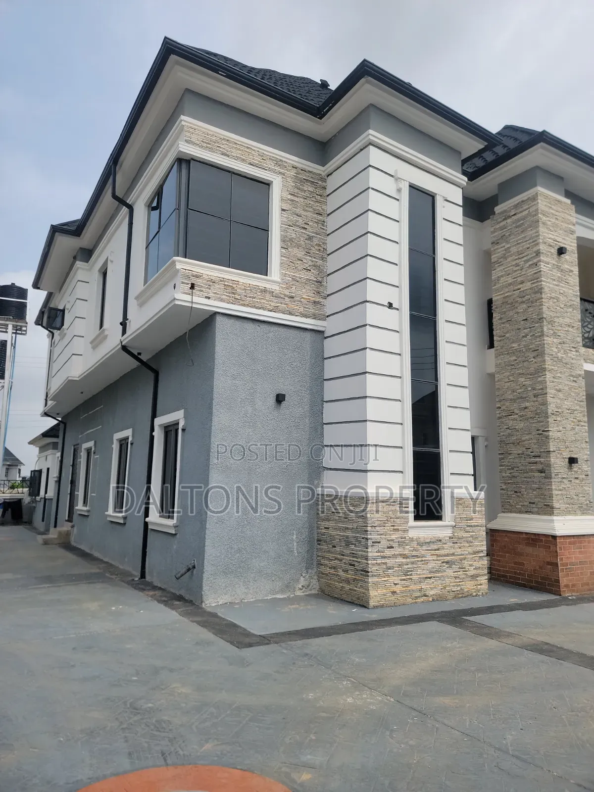 4bdrm Duplex in Avila Estate, Lugbe for sale in Sabon Lugbe