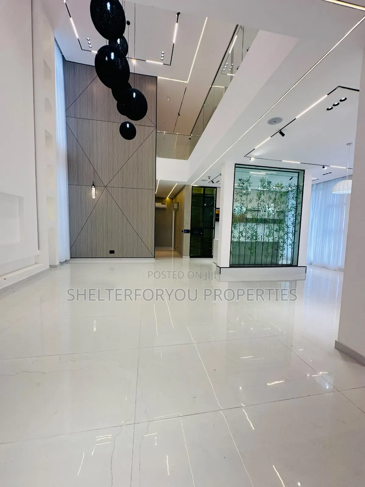 6bdrm Duplex in Osapa london for sale in Osapa london