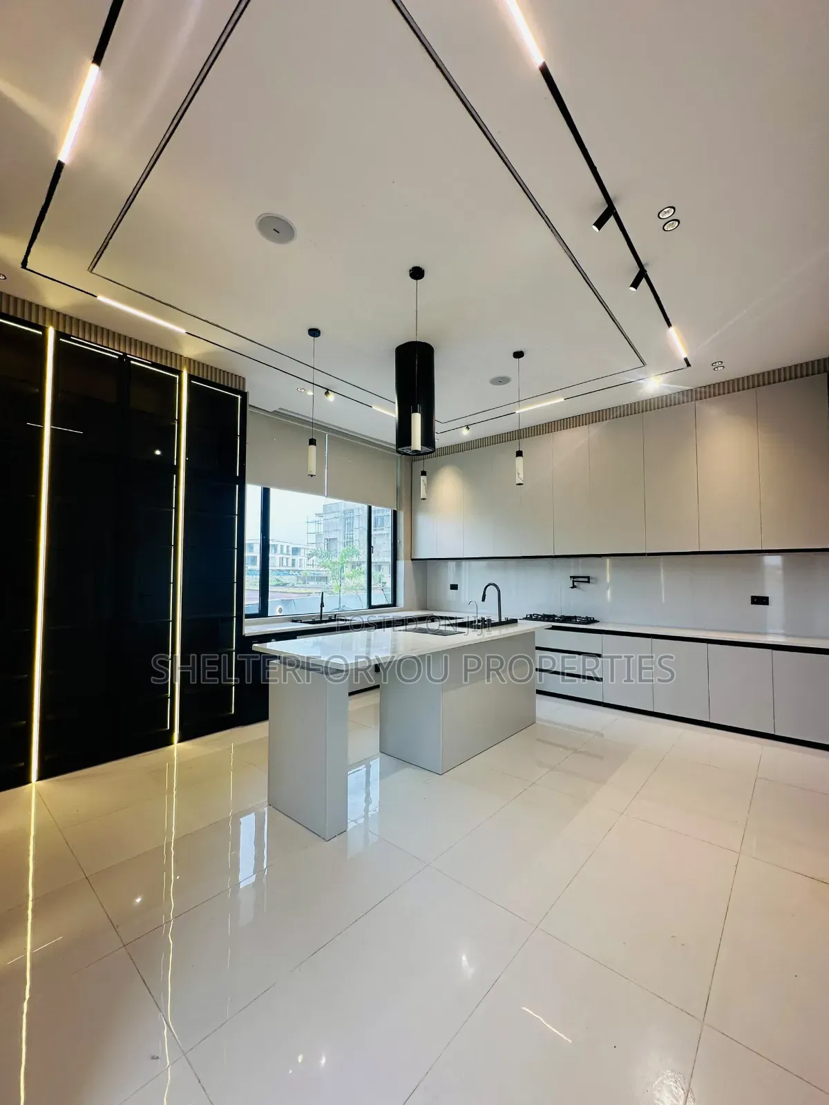 6bdrm Duplex in Osapa london for sale in Osapa london