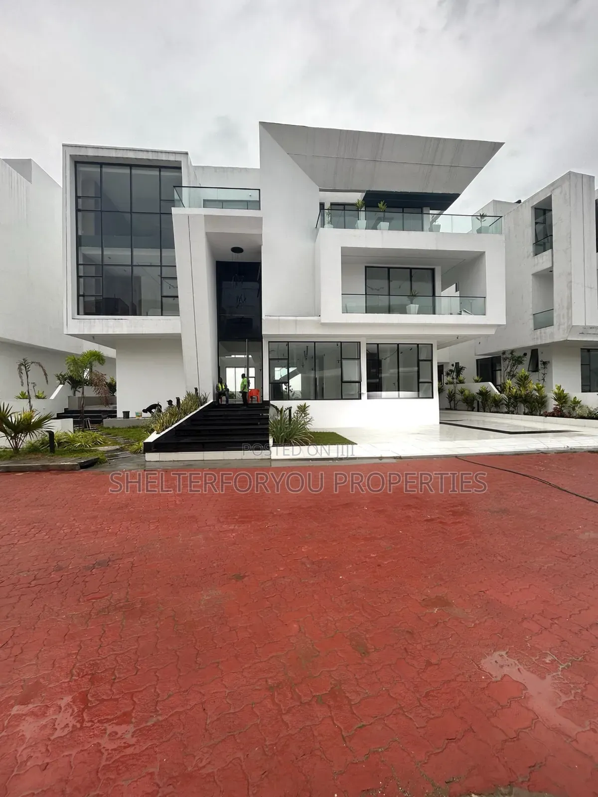 5bdrm Duplex in Osapa london for sale in Osapa london