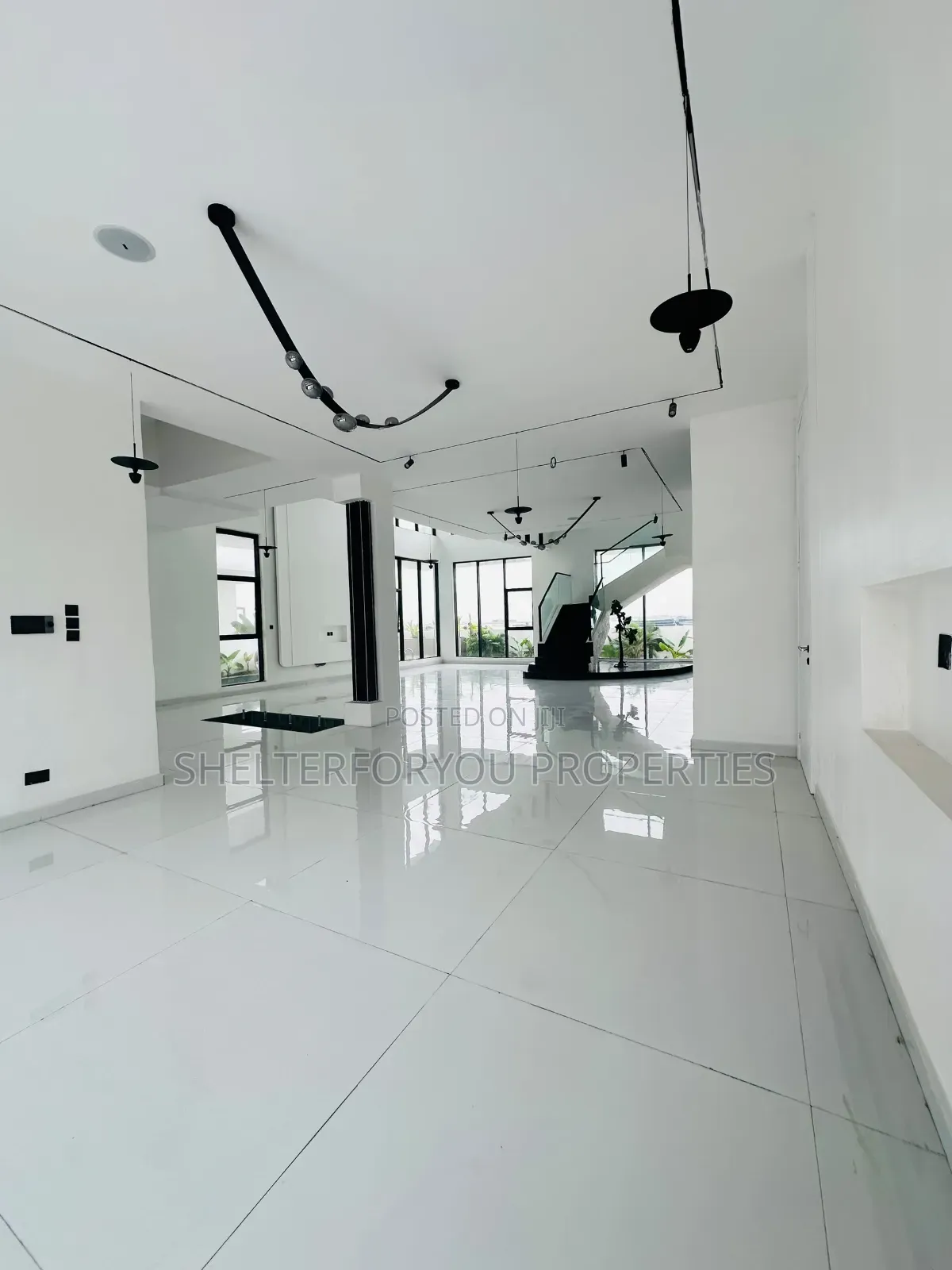 5bdrm Duplex in Osapa london for sale in Osapa london
