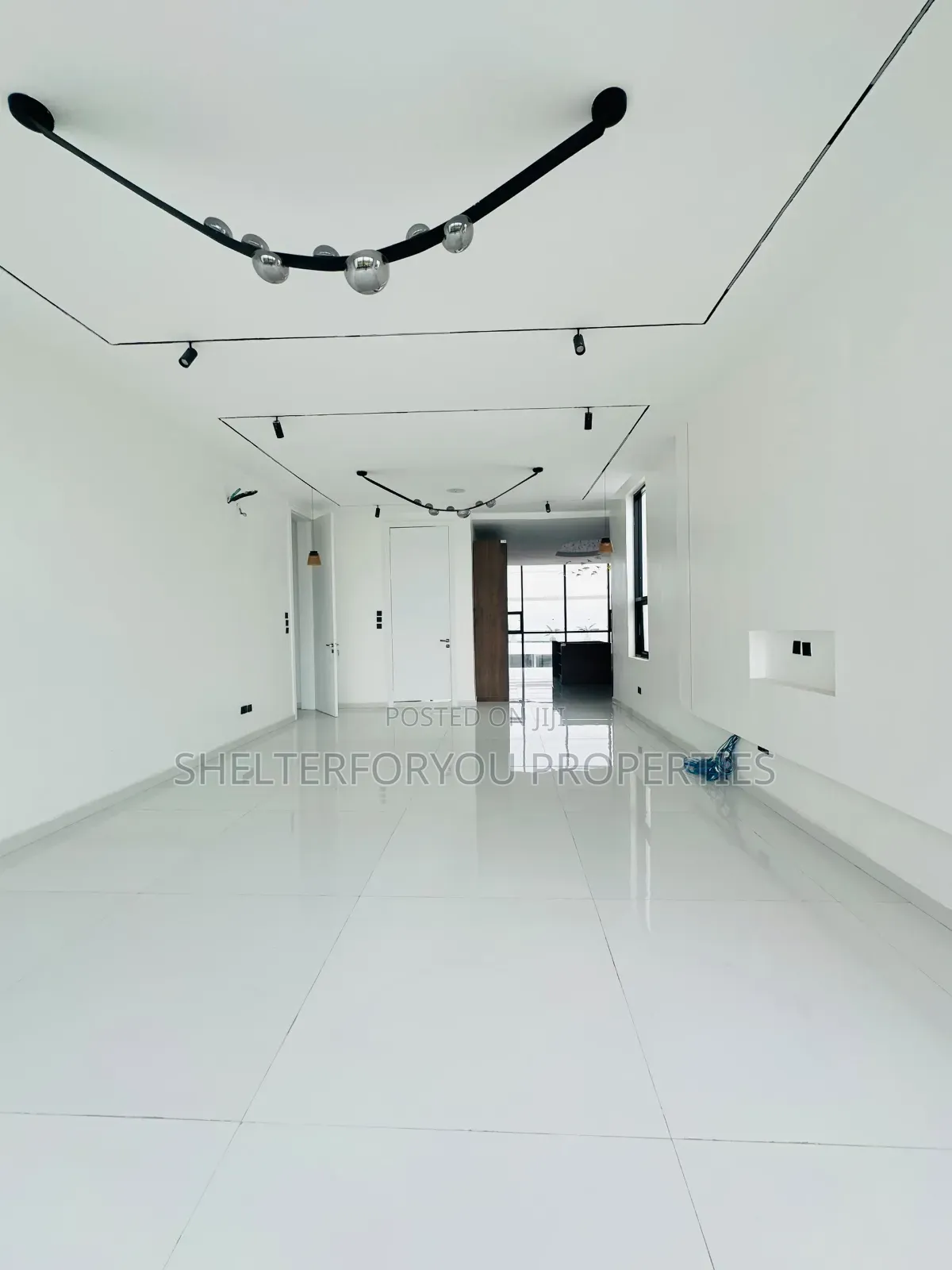 5bdrm Duplex in Osapa london for sale in Osapa london