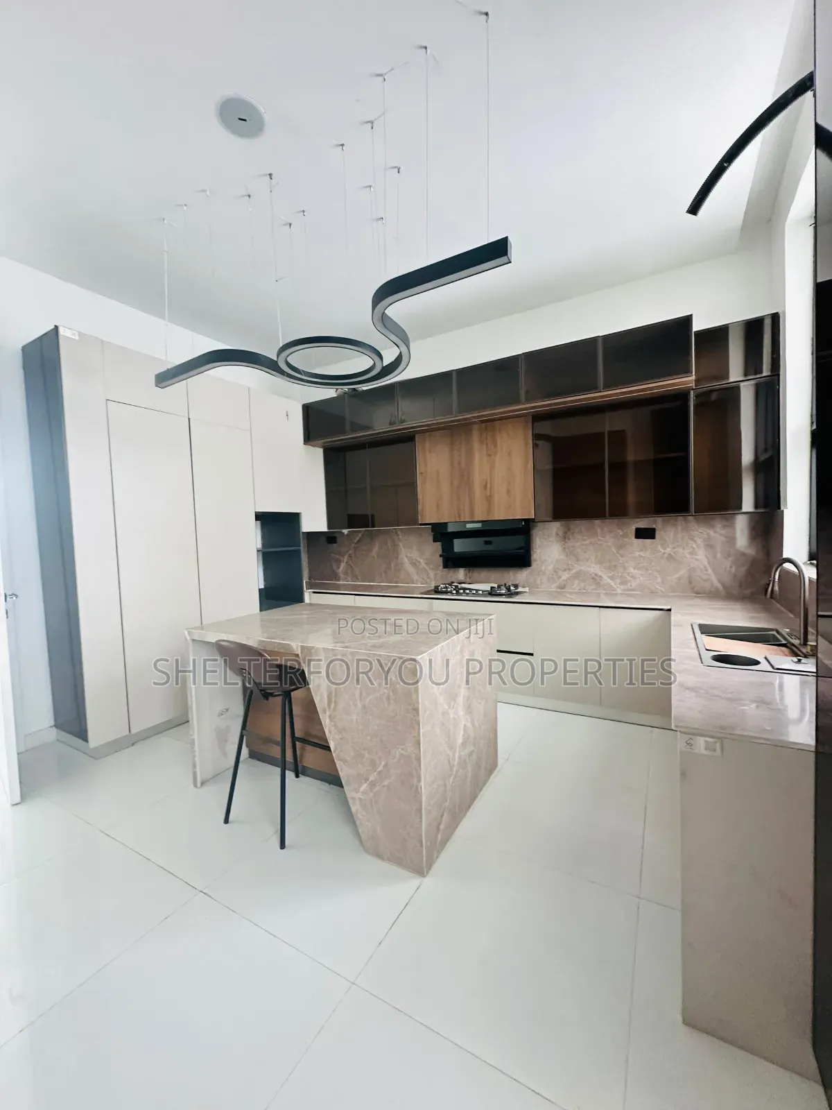 5bdrm Duplex in Osapa london for sale in Osapa london