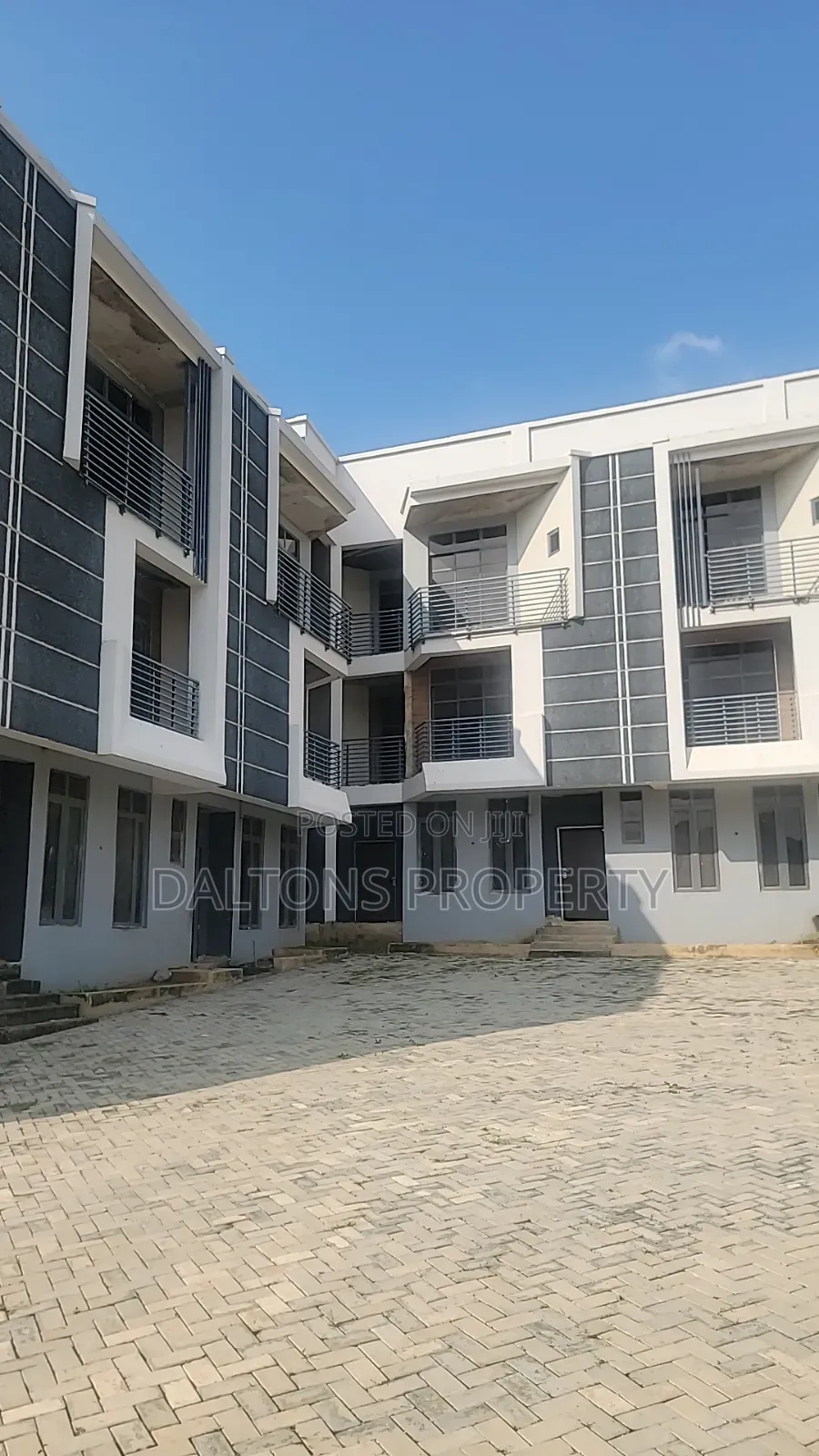 4bdrm Duplex in Lipton Terrace, Life Camp for sale in Life Camp