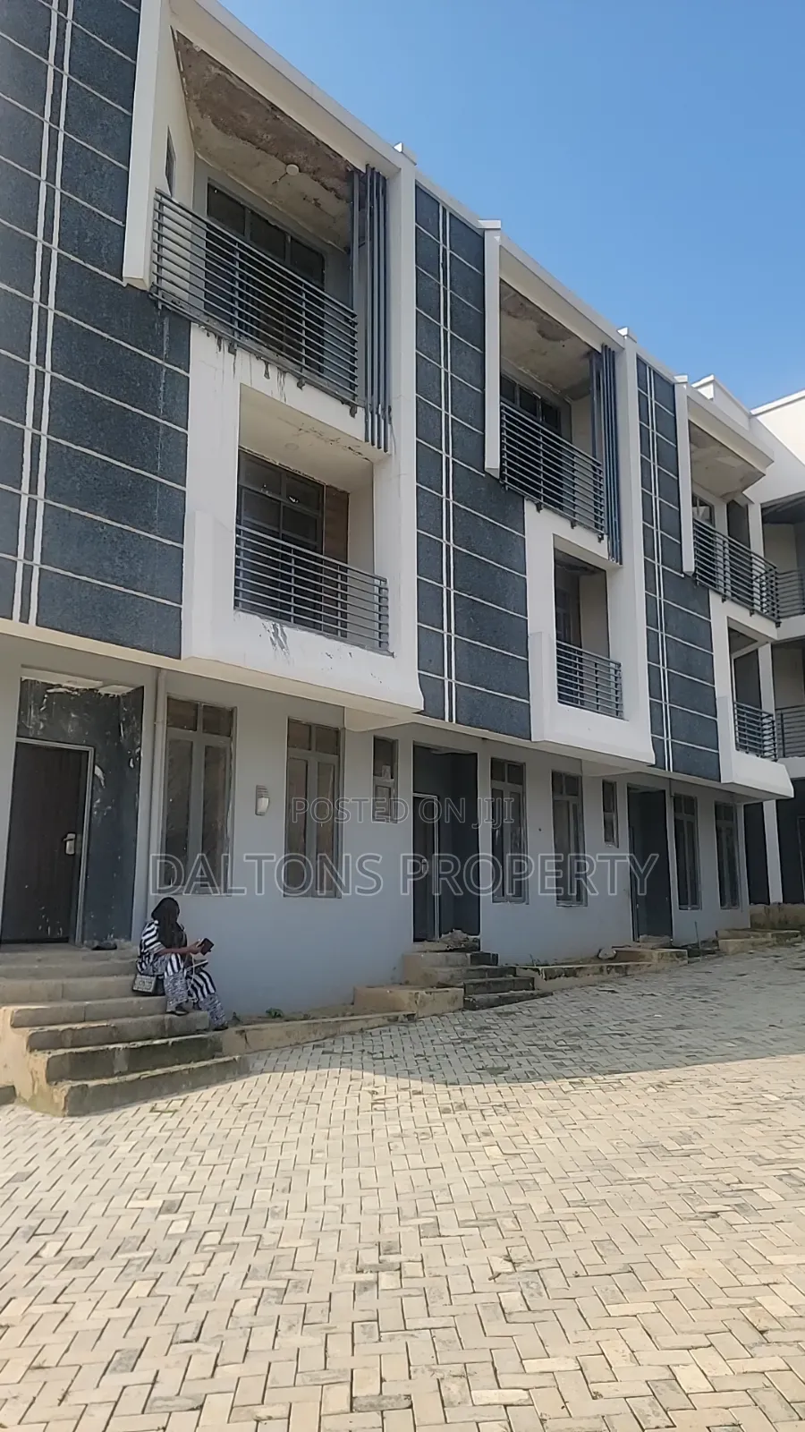 4bdrm Duplex in Lipton Terrace, Life Camp for sale in Life Camp