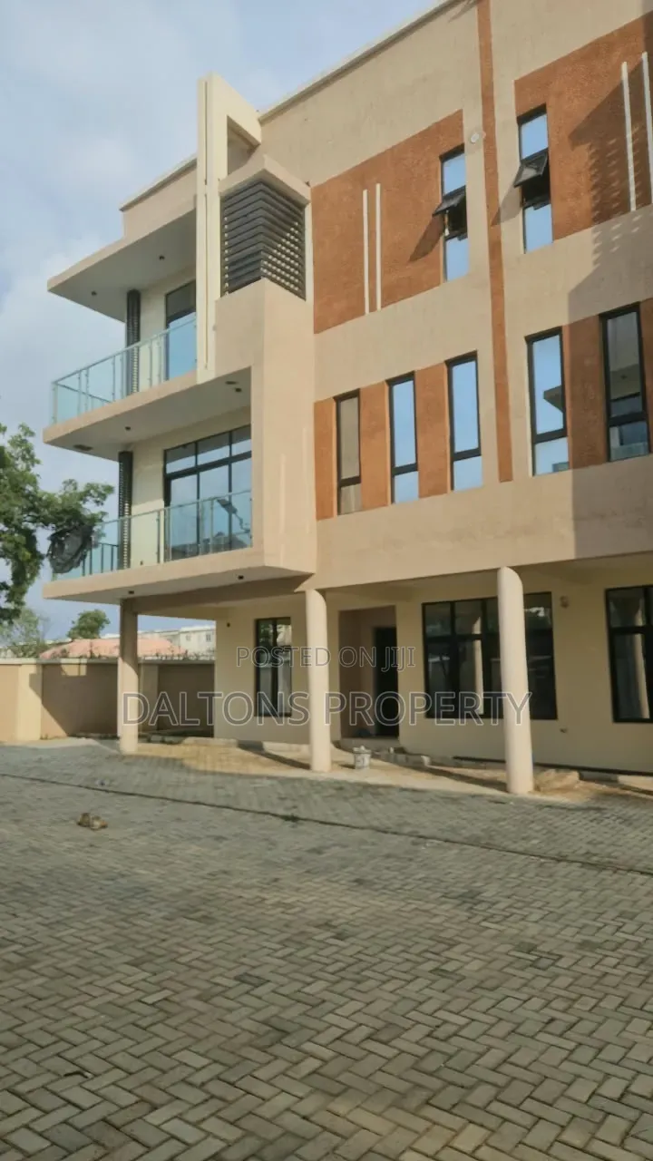4bdrm Duplex in Liptons Ville, Kaura for sale in Kaura