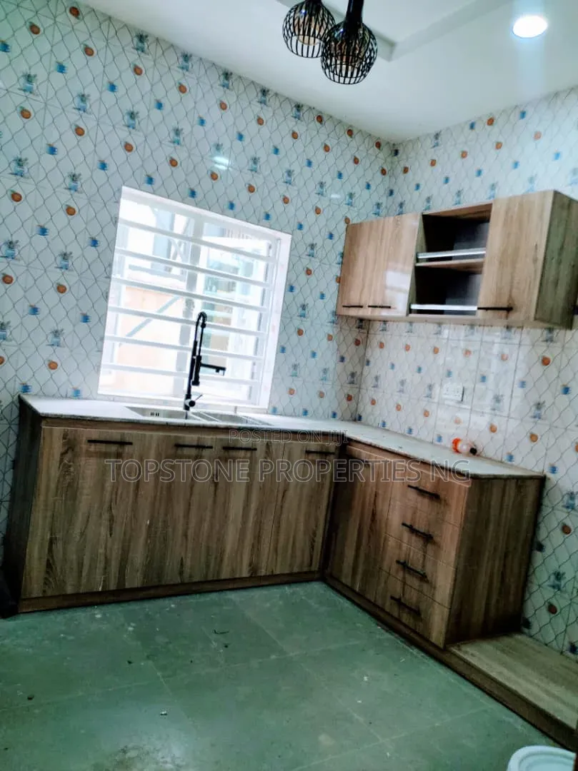 4bdrm Duplex in Topstone, Uyo for rent in Uyo