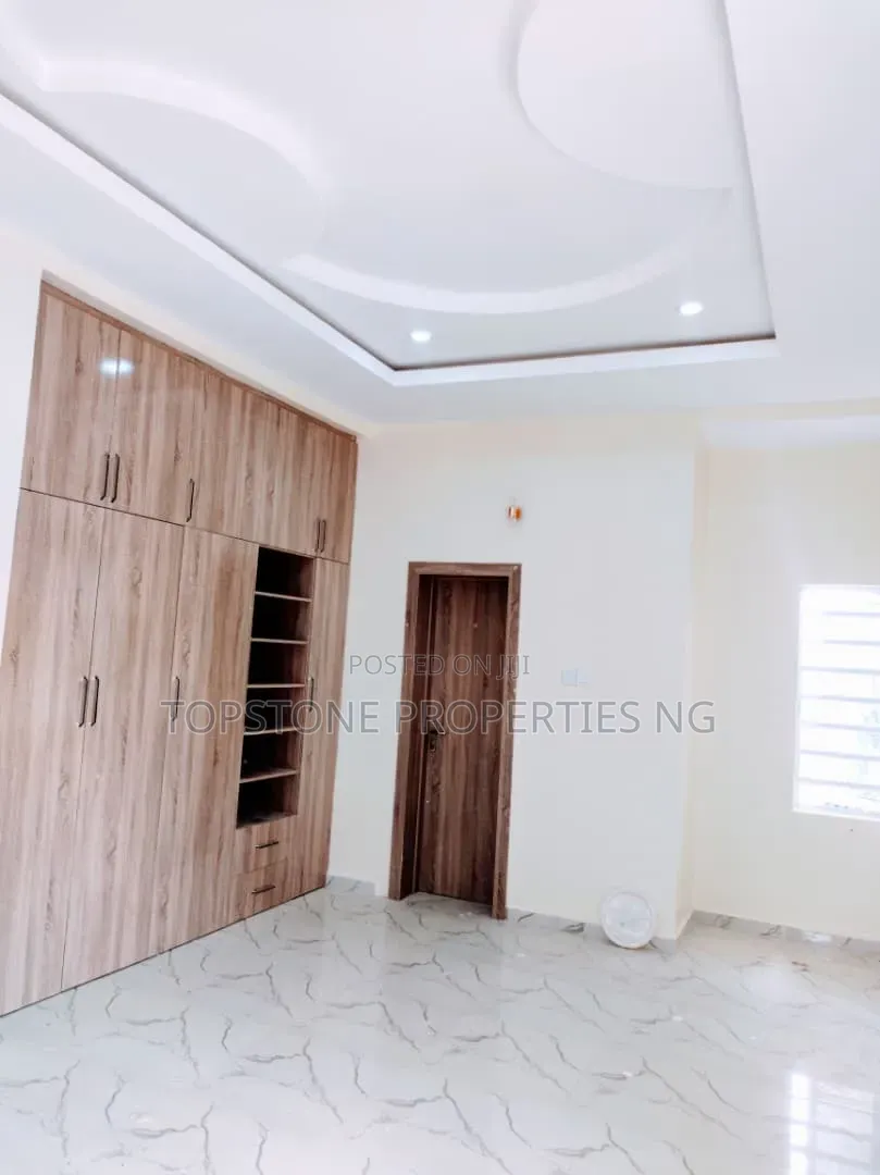 4bdrm Duplex in Topstone, Uyo for rent in Uyo