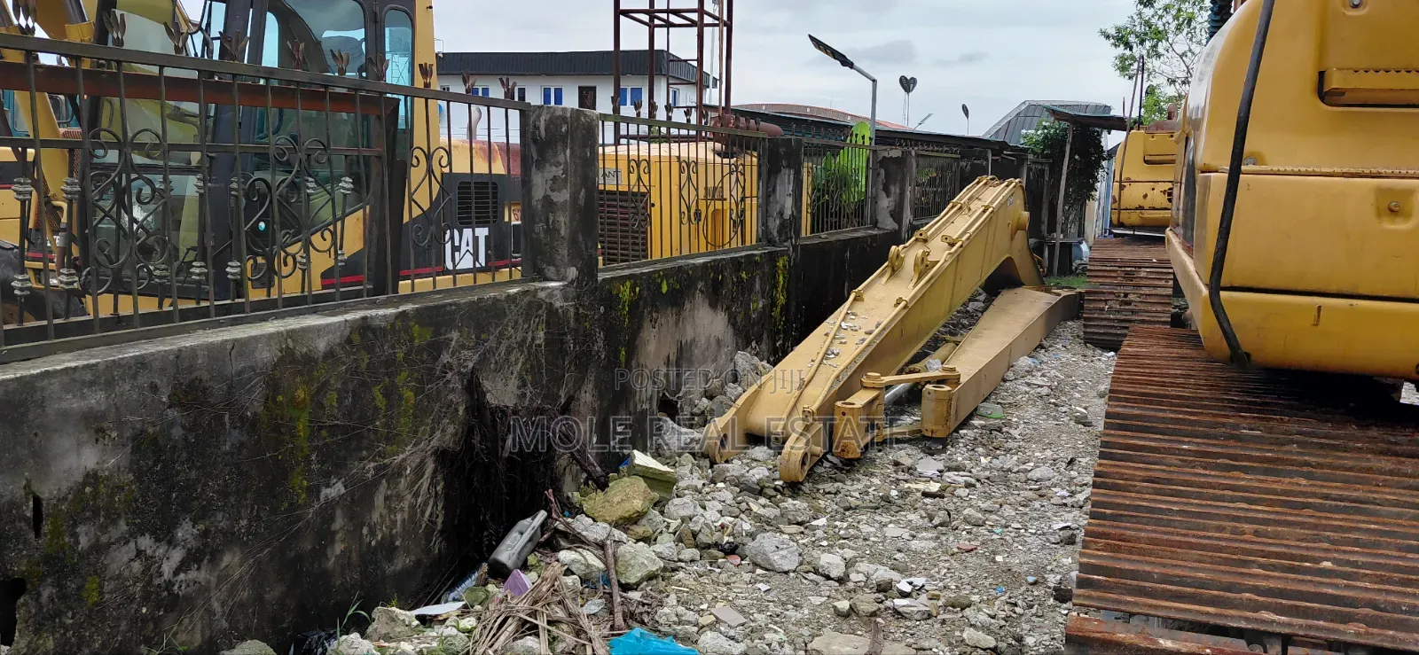 Funtional Construction 4 Sale Distress Lagos in Falomo