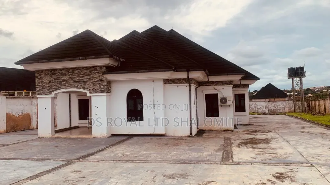 4bdrm Bungalow in Benin City for sale in Benin City