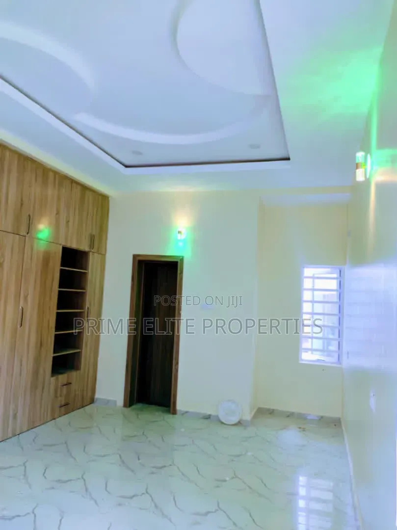 4bdrm Duplex in Osongama Housing for rent in Uyo