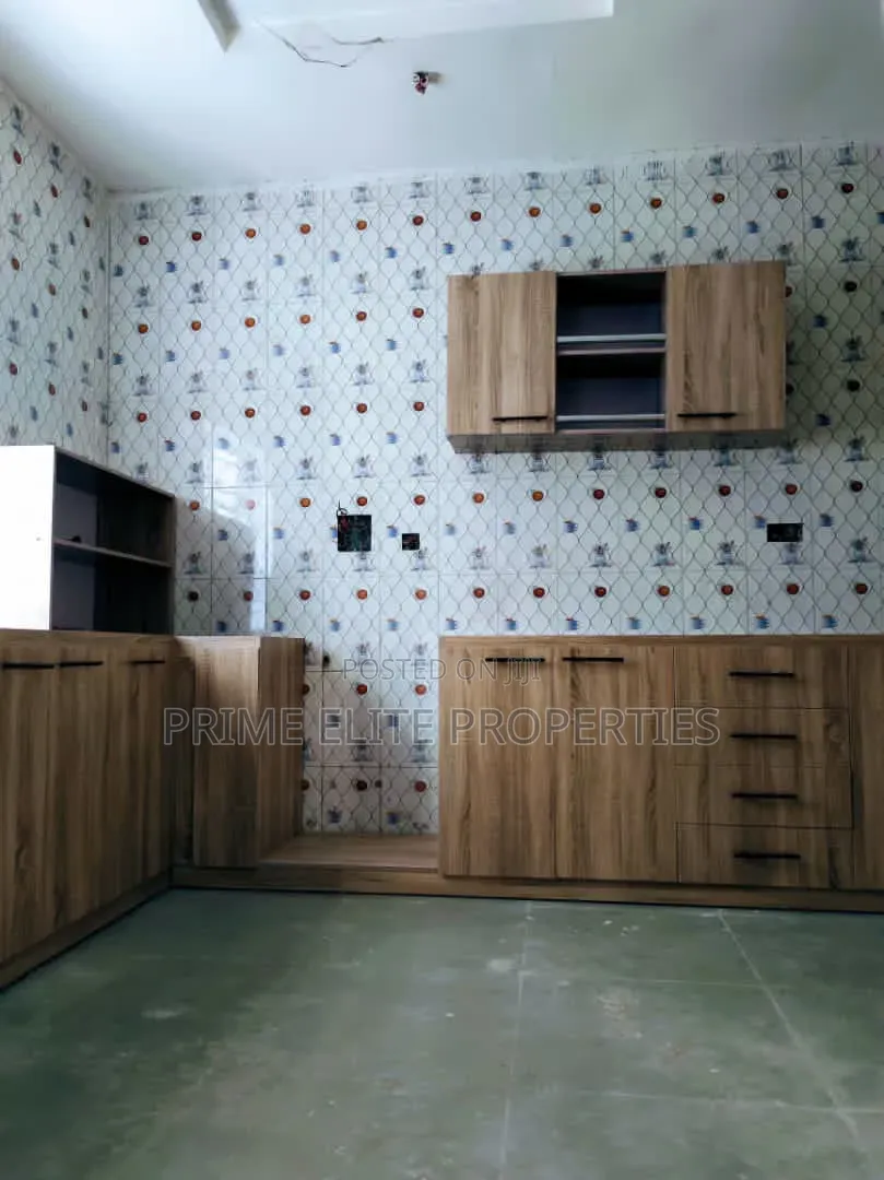 4bdrm Duplex in Osongama Housing for rent in Uyo