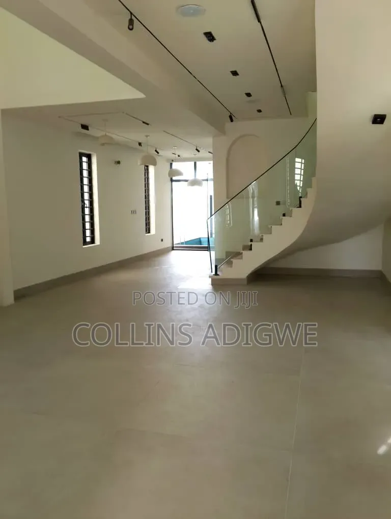 5bdrm Duplex in Lekki Phase 1 Lagos for sale in Lekki Phase 1