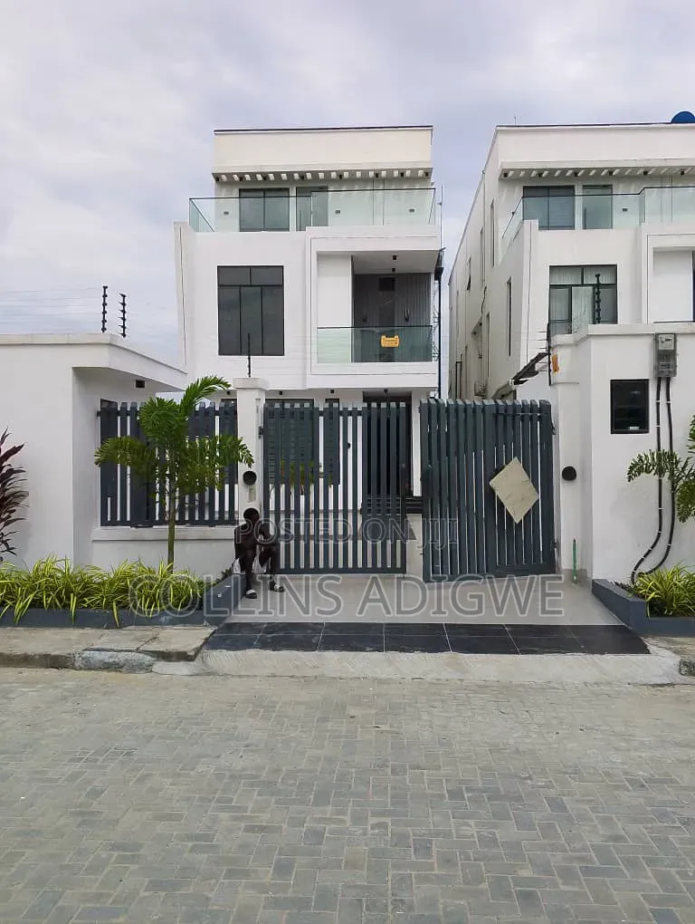 5bdrm Duplex in Lekki Phase 1 for sale in Lekki Phase 1