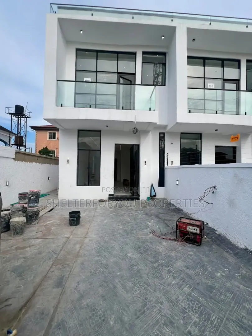 1bdrm Apartment in Off Lekki-Epe Expressway for sale in Off Lekki-Epe Expressway