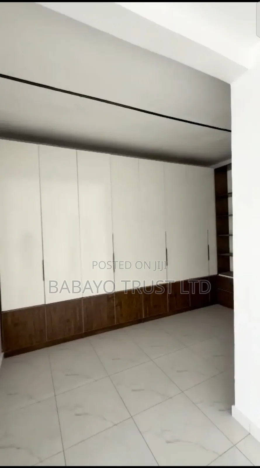 5bdrm Duplex in Chevron for sale in Chevron