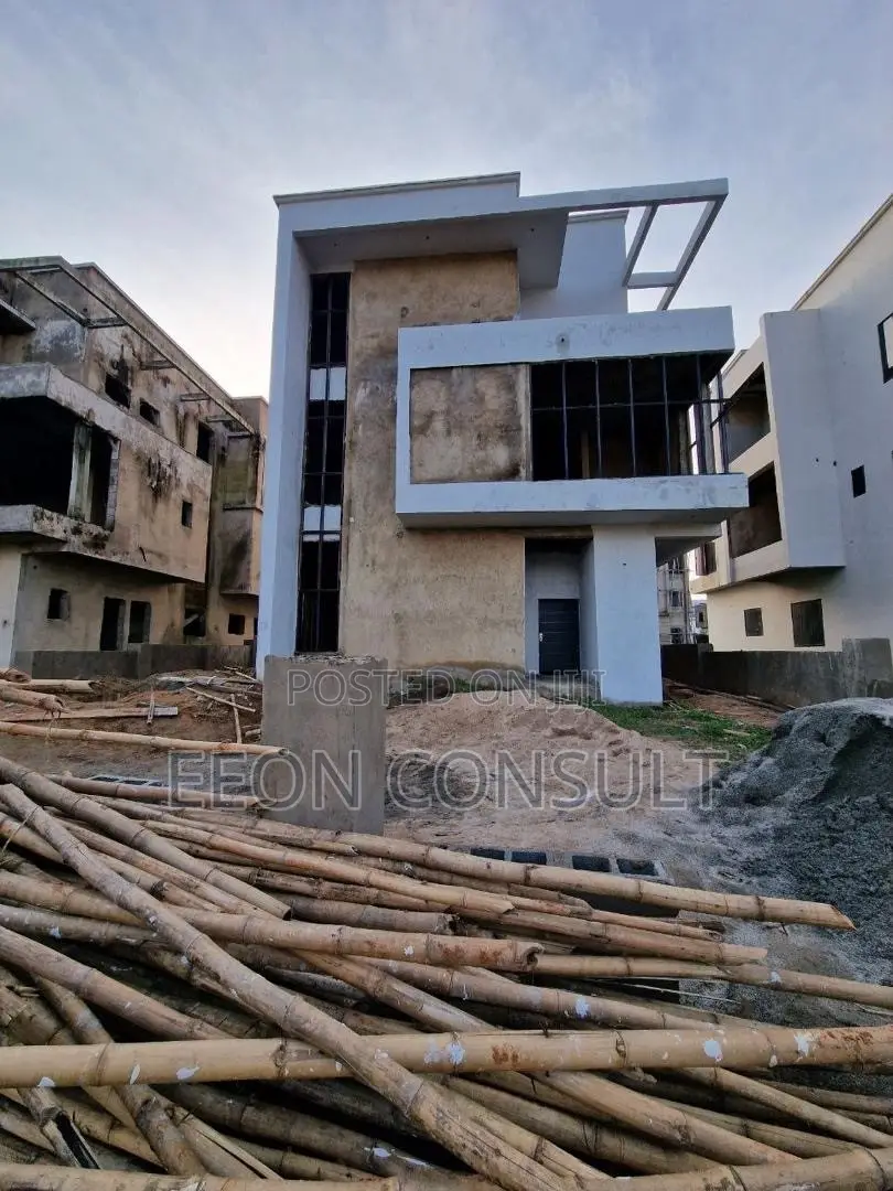 5bdrm Duplex in Maralago Golf City, Gwarinpa for sale in Gwarinpa