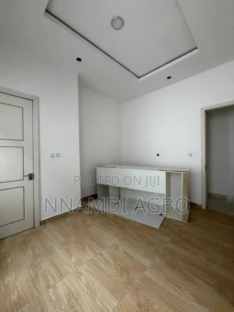Mini Flat in Ikota for rent in Ikota