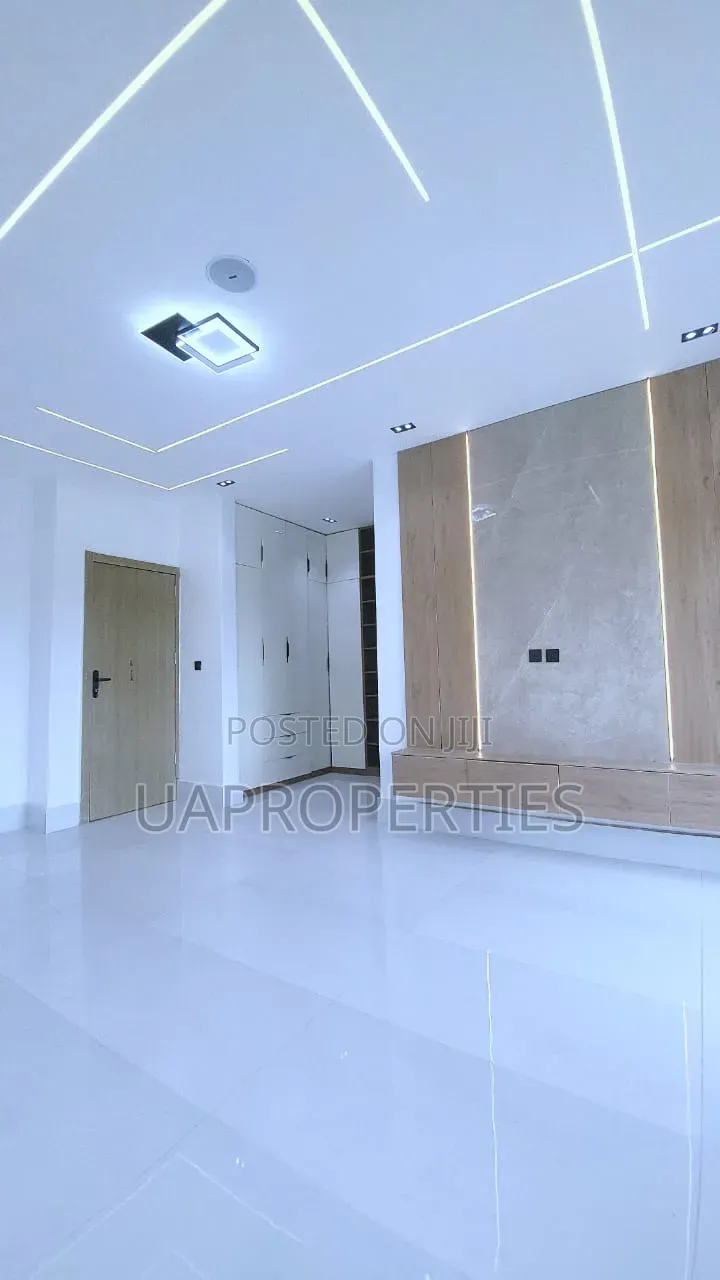 Furnished 4bdrm Duplex in Off Lekki-Epe Expressway for sale in Off Lekki-Epe Expressway