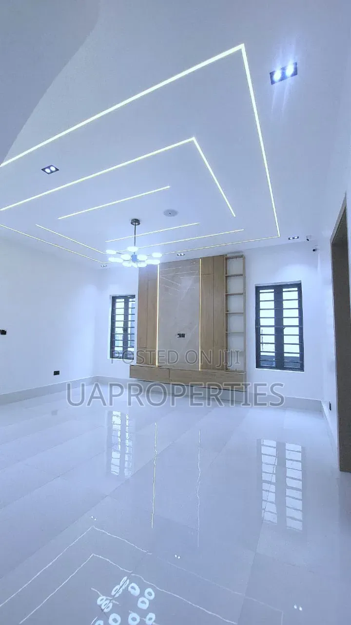 Furnished 4bdrm Duplex in Off Lekki-Epe Expressway for sale in Off Lekki-Epe Expressway