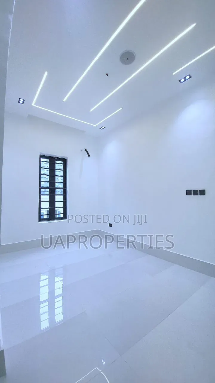 Furnished 4bdrm Duplex in Off Lekki-Epe Expressway for sale in Off Lekki-Epe Expressway