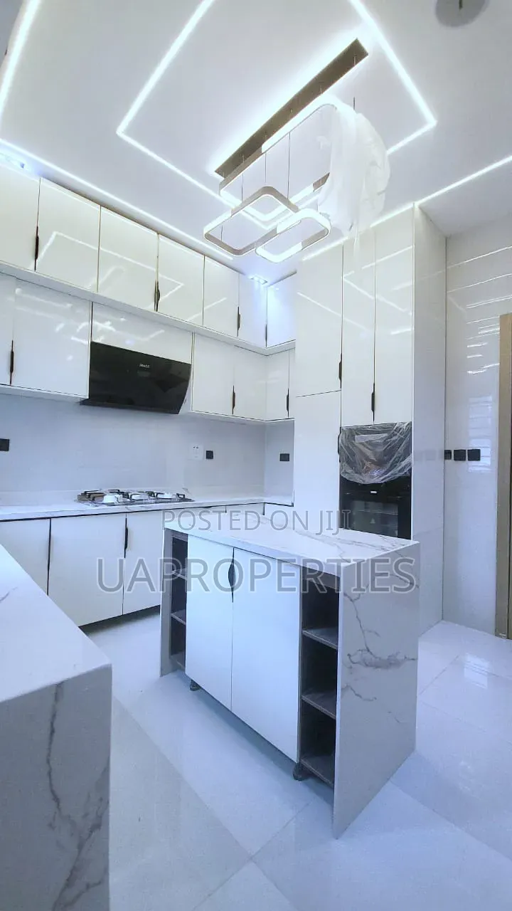 Furnished 4bdrm Duplex in Off Lekki-Epe Expressway for sale in Off Lekki-Epe Expressway