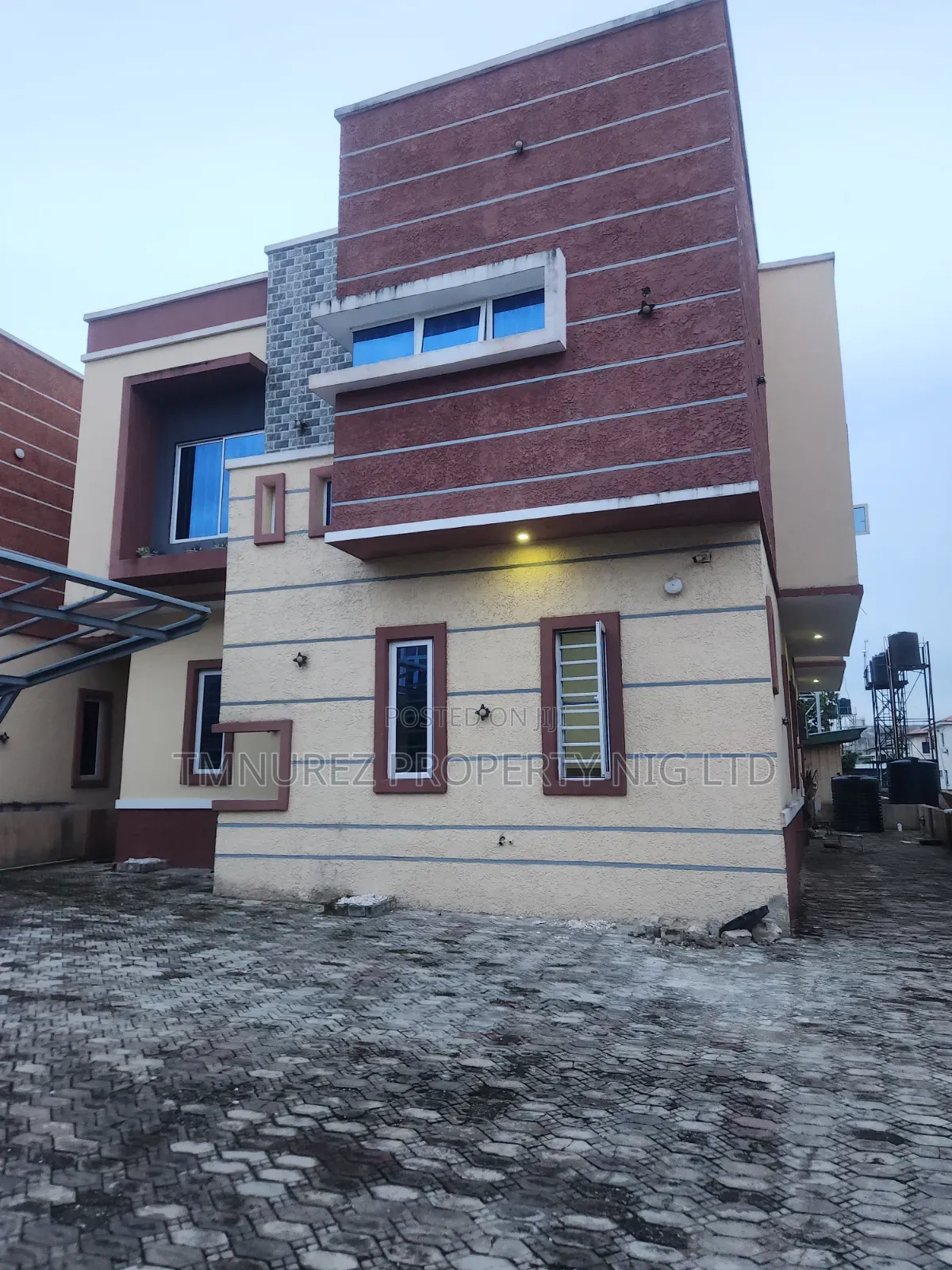Studio Apartment in Chevron for rent in Chevron