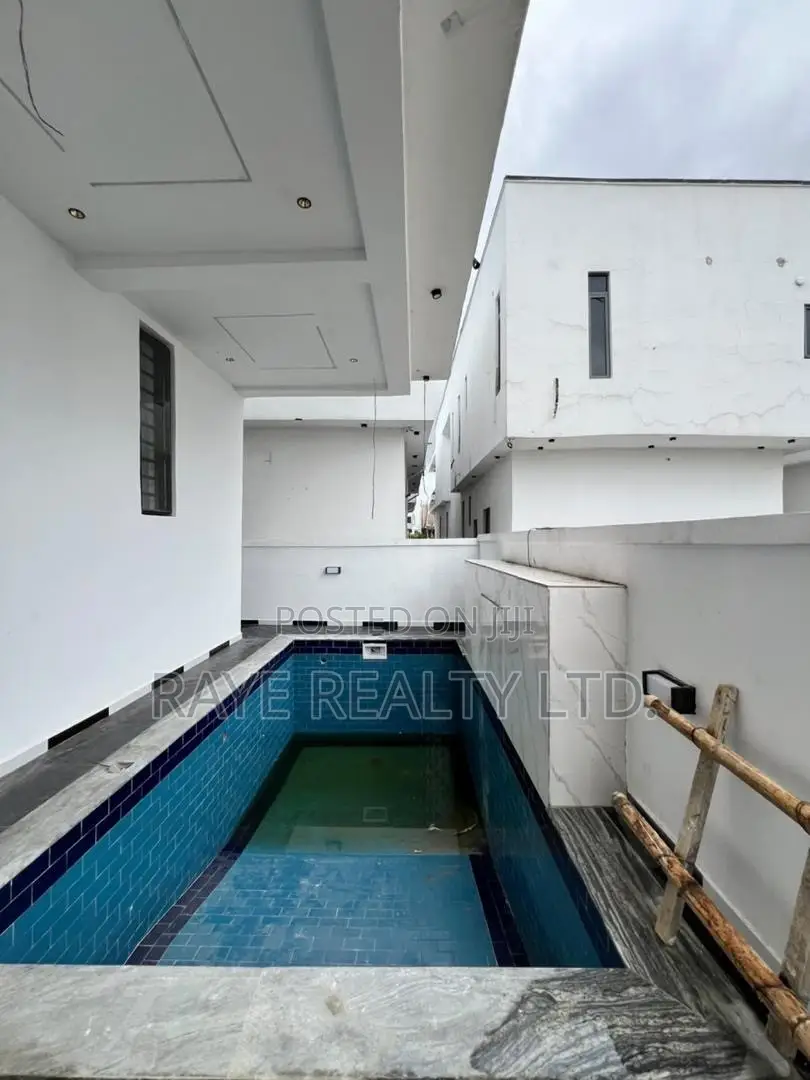 5bdrm Duplex in Ajah for sale in Ajah