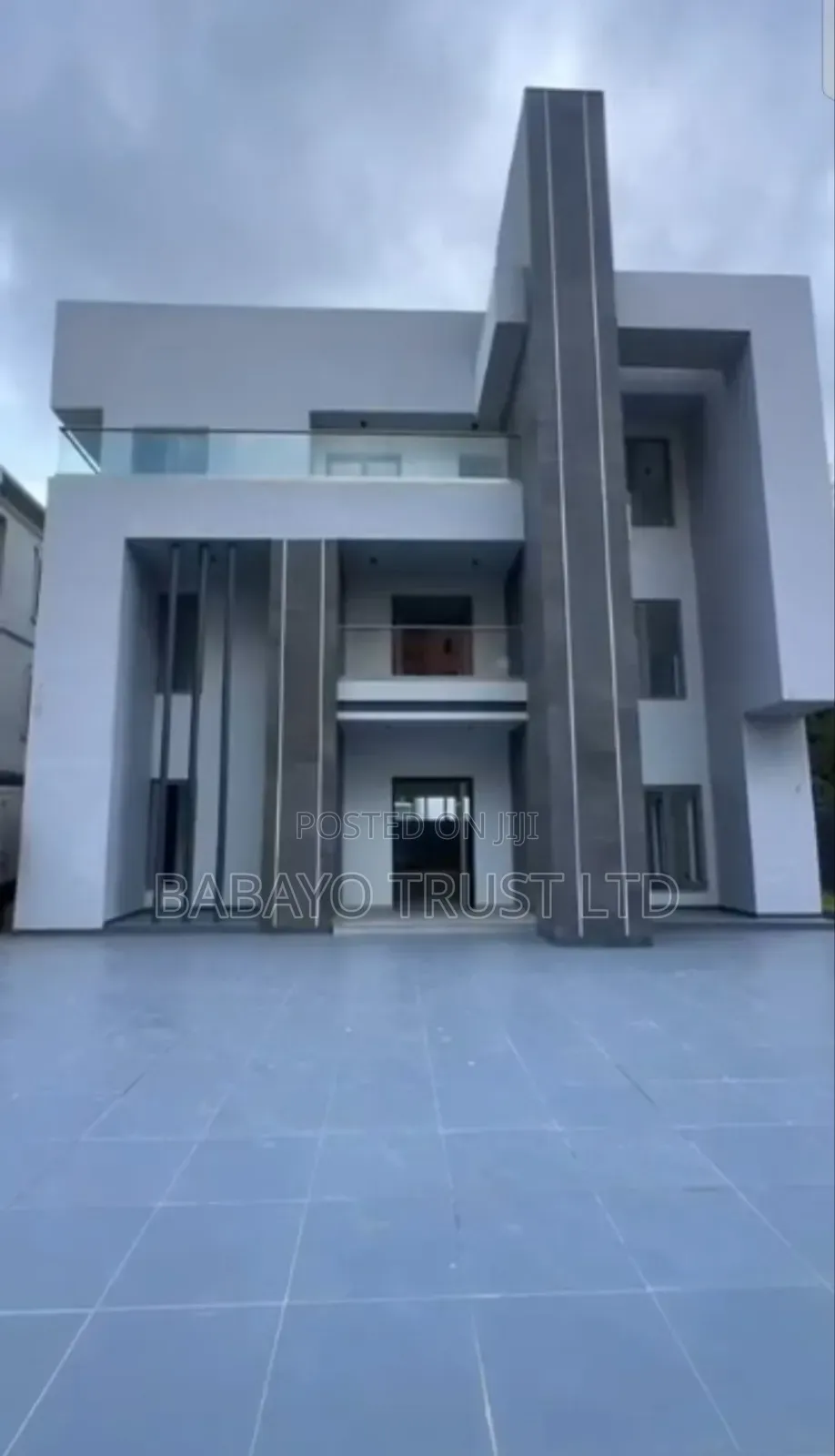 5bdrm Duplex in Banana Island for sale in Banana Island