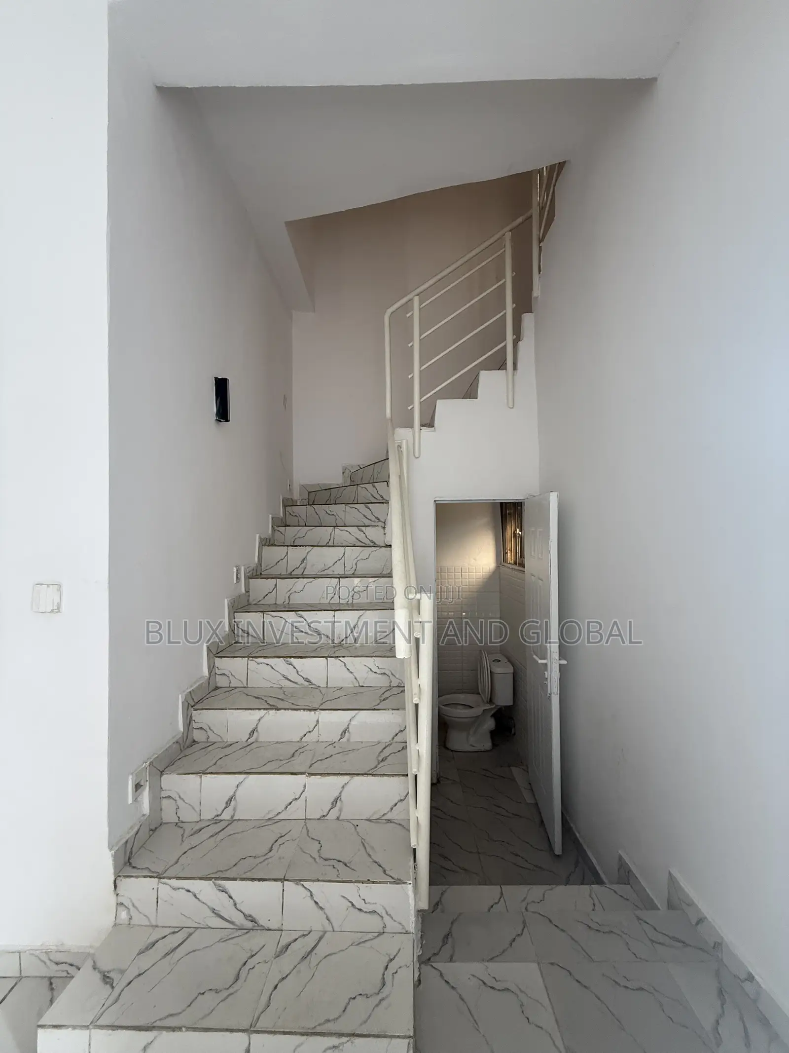 2bdrm Duplex in Bankoli Street, Ologolo for rent in Ologolo