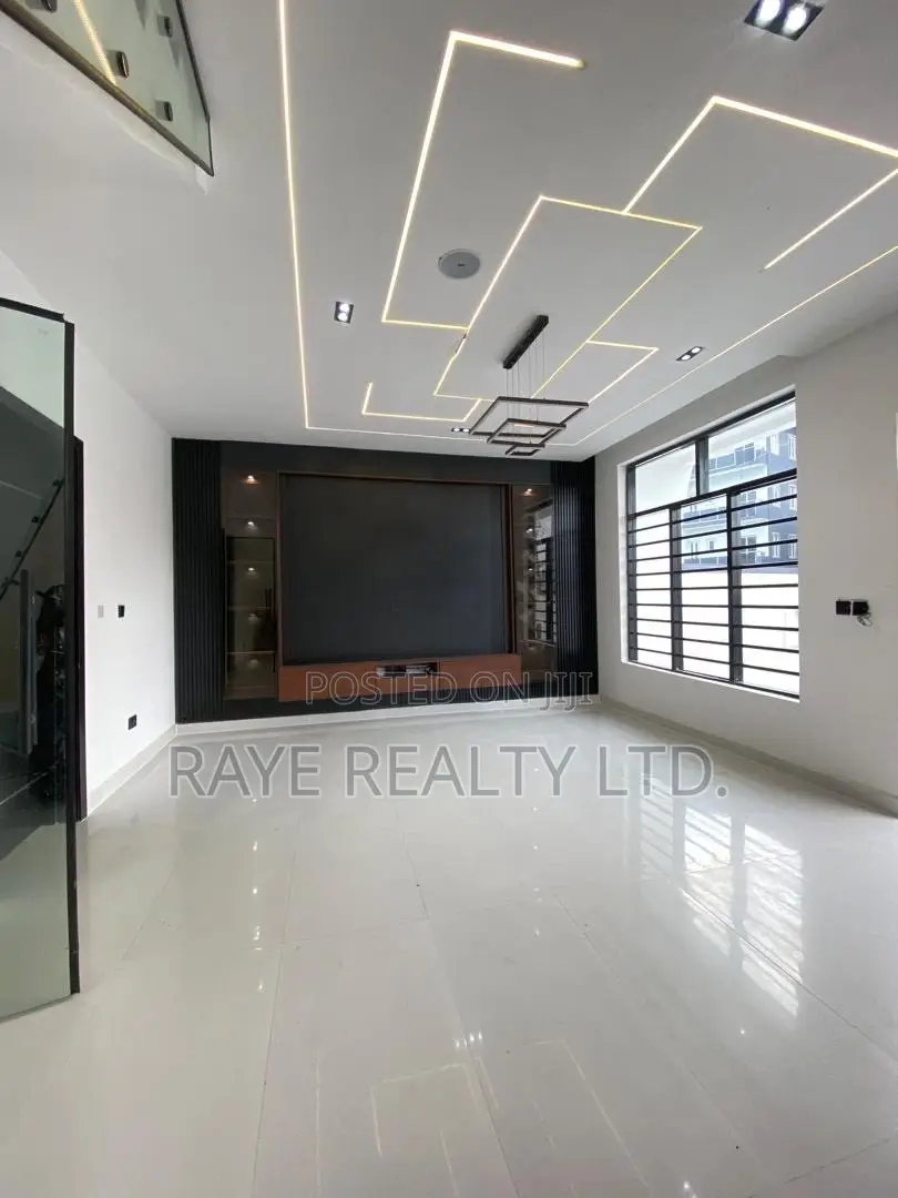 4bdrm Duplex in Sangotedo for sale in Sangotedo