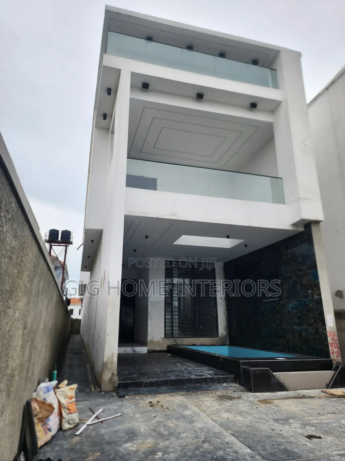 5bdrm Duplex in Bera Estate, Chevron for sale in Chevron