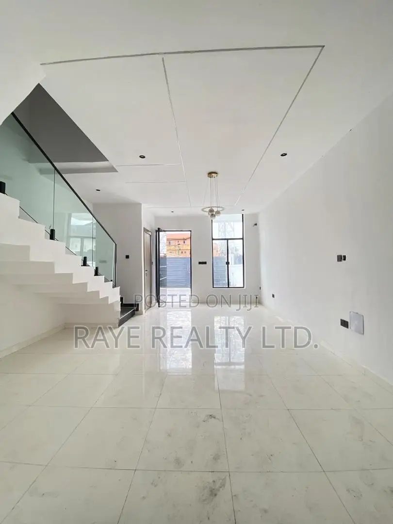 3bdrm Duplex in Sangotedo for sale in Sangotedo