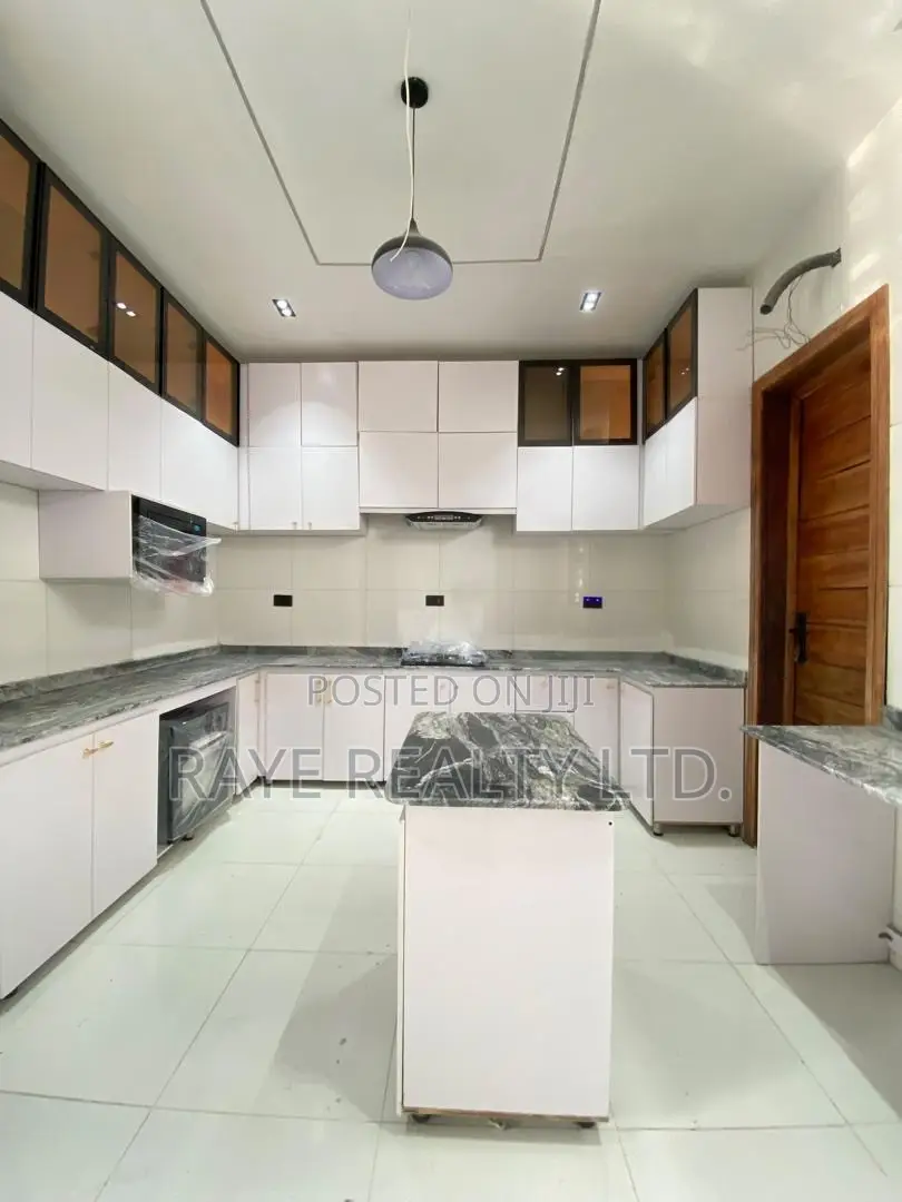 4bdrm Duplex in Sangotedo for sale in Sangotedo