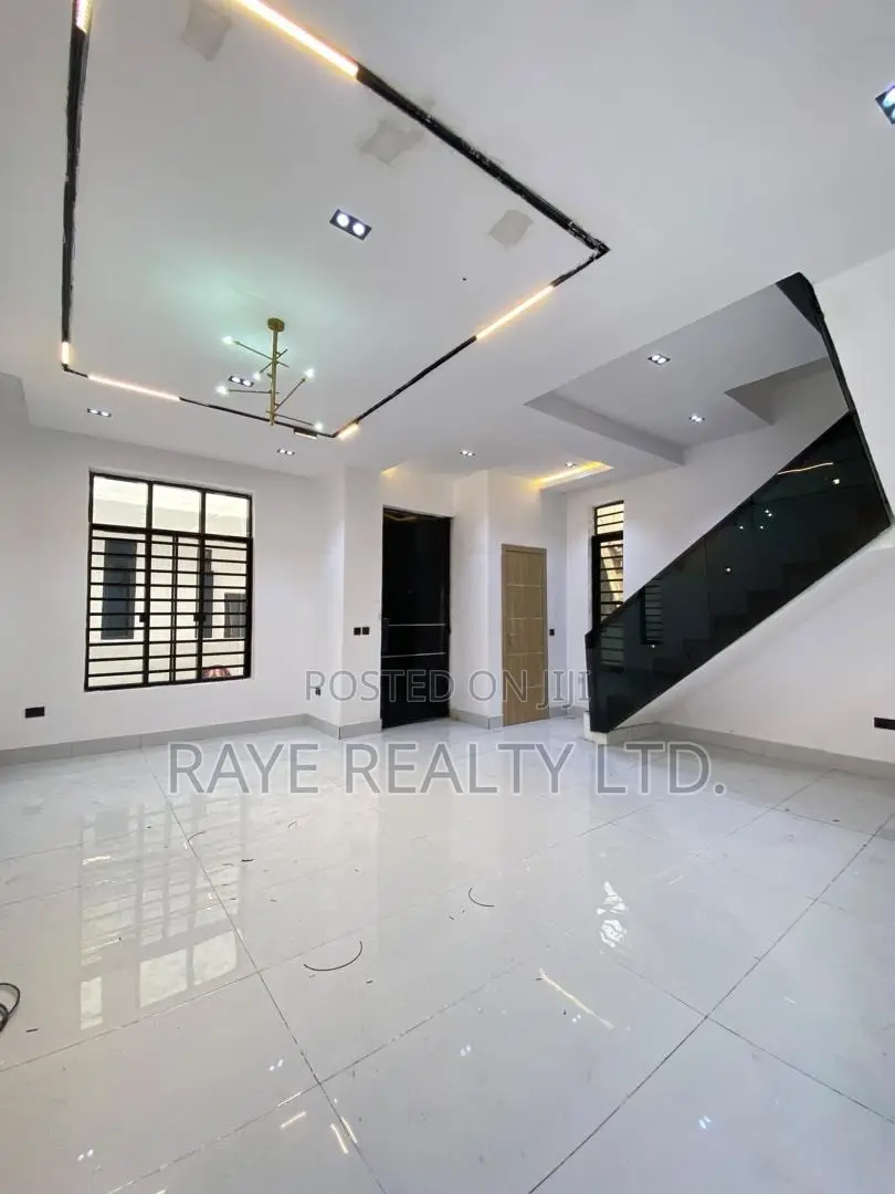 4bdrm Duplex in Sangotedo for sale in Sangotedo