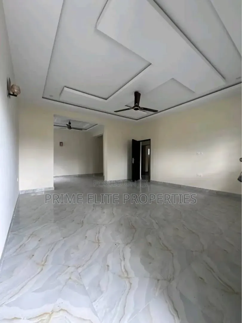 2bdrm Block of Flats in Idoro Road, Uyo, for rent in Uyo
